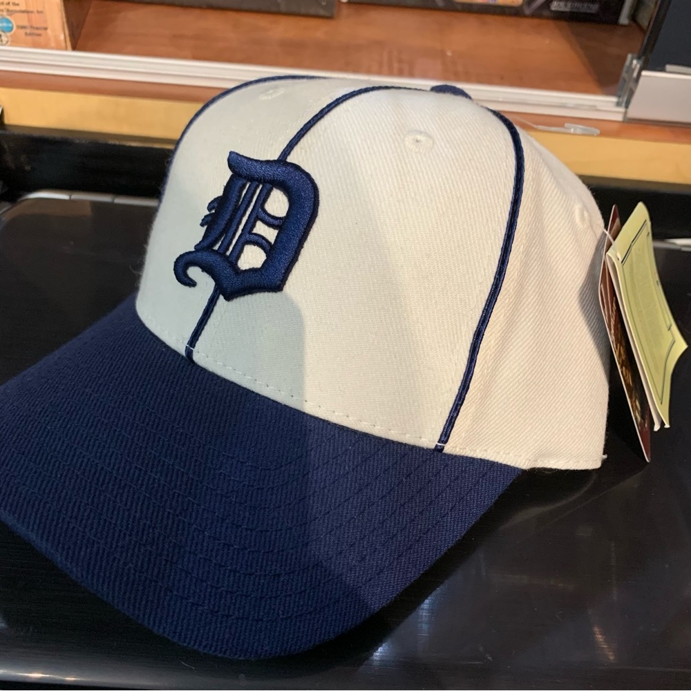 NWT Vintage Tigers 6 7/8 Fitted Hat